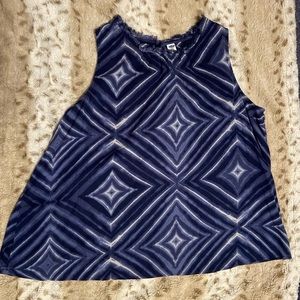 Ladies light weight sleeveless top